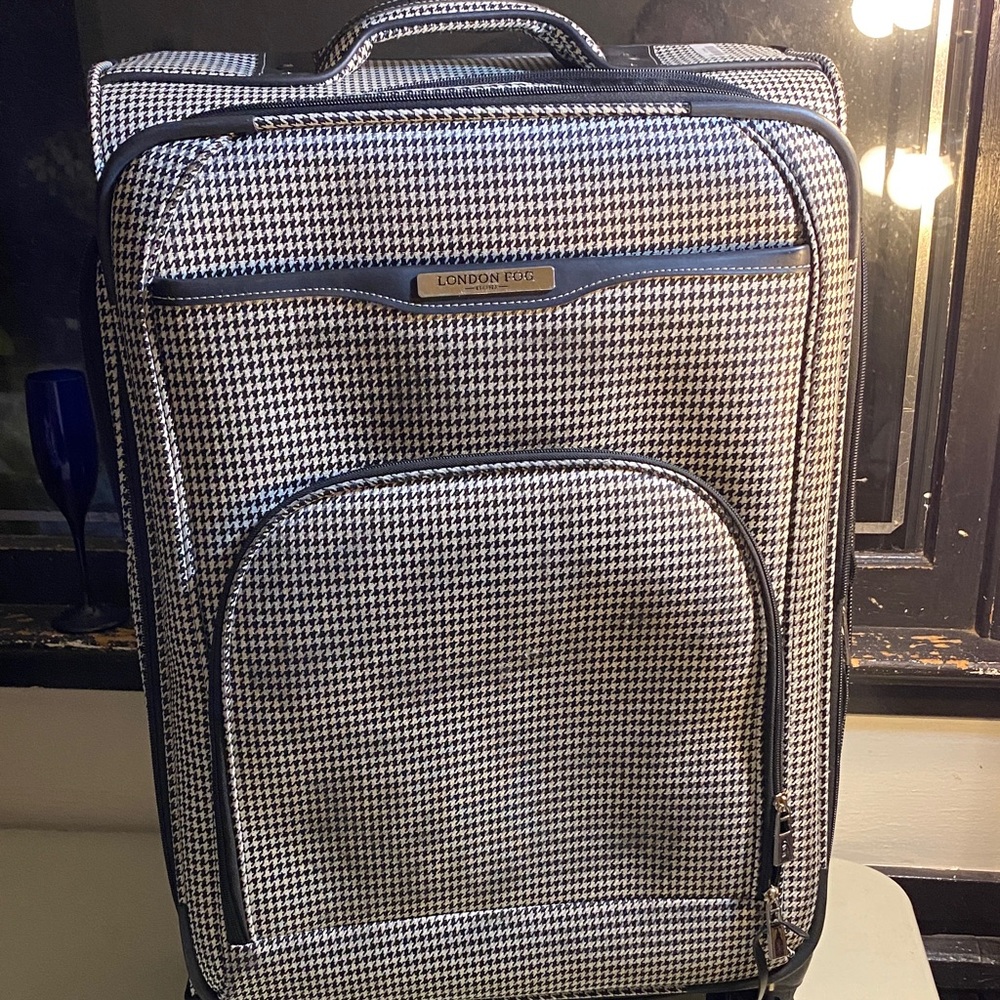 London Fog Black and White Houndstooth Rolling Carry-On